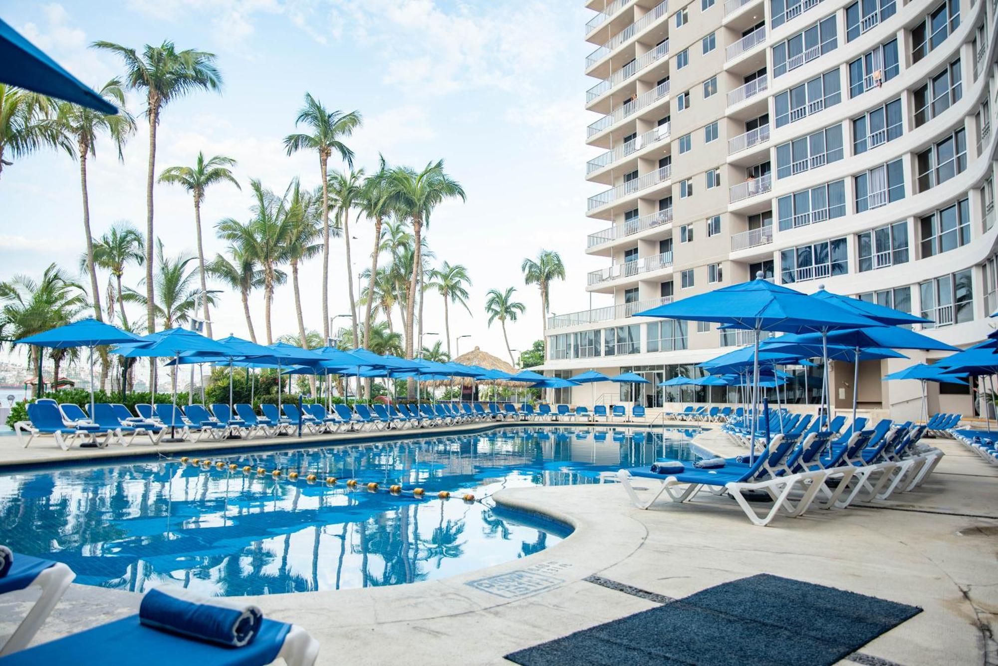 Ritz Acapulco All Inclusive Exterior foto Pool at the Hilton Los Cabos