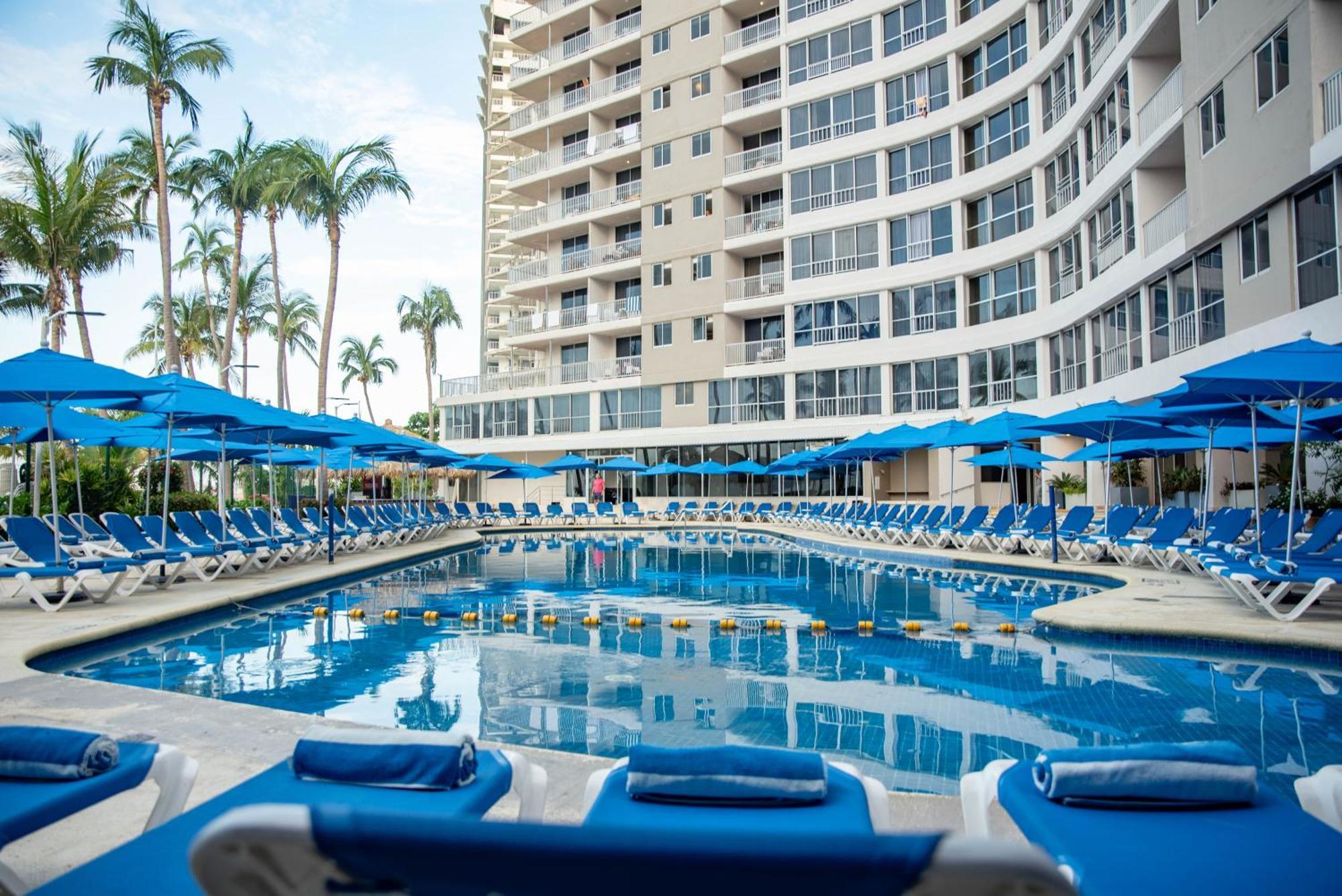 Ritz Acapulco All Inclusive Exterior foto The pool at the Royal Hawaiian Hotel