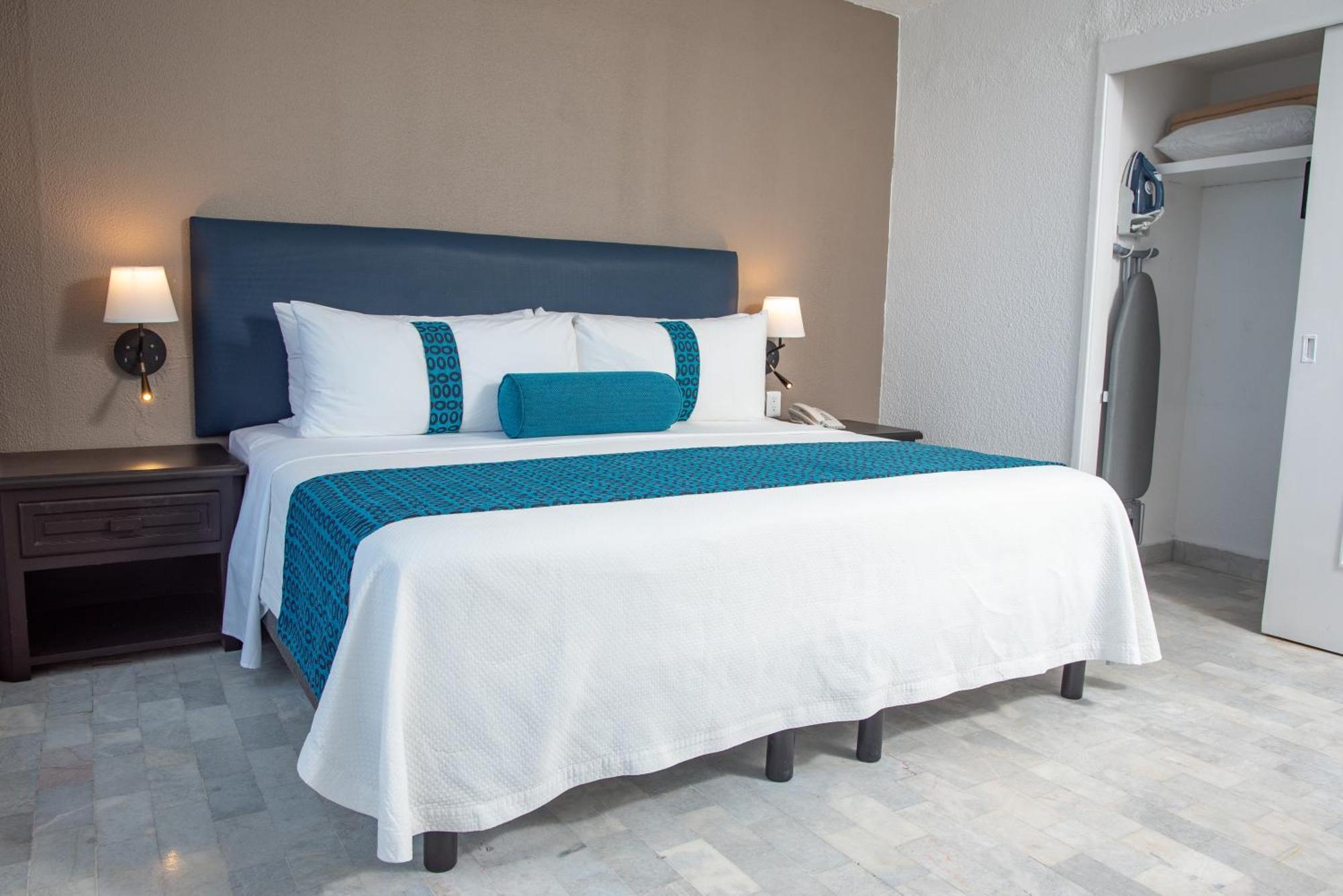Ritz Acapulco All Inclusive Exterior foto A bed