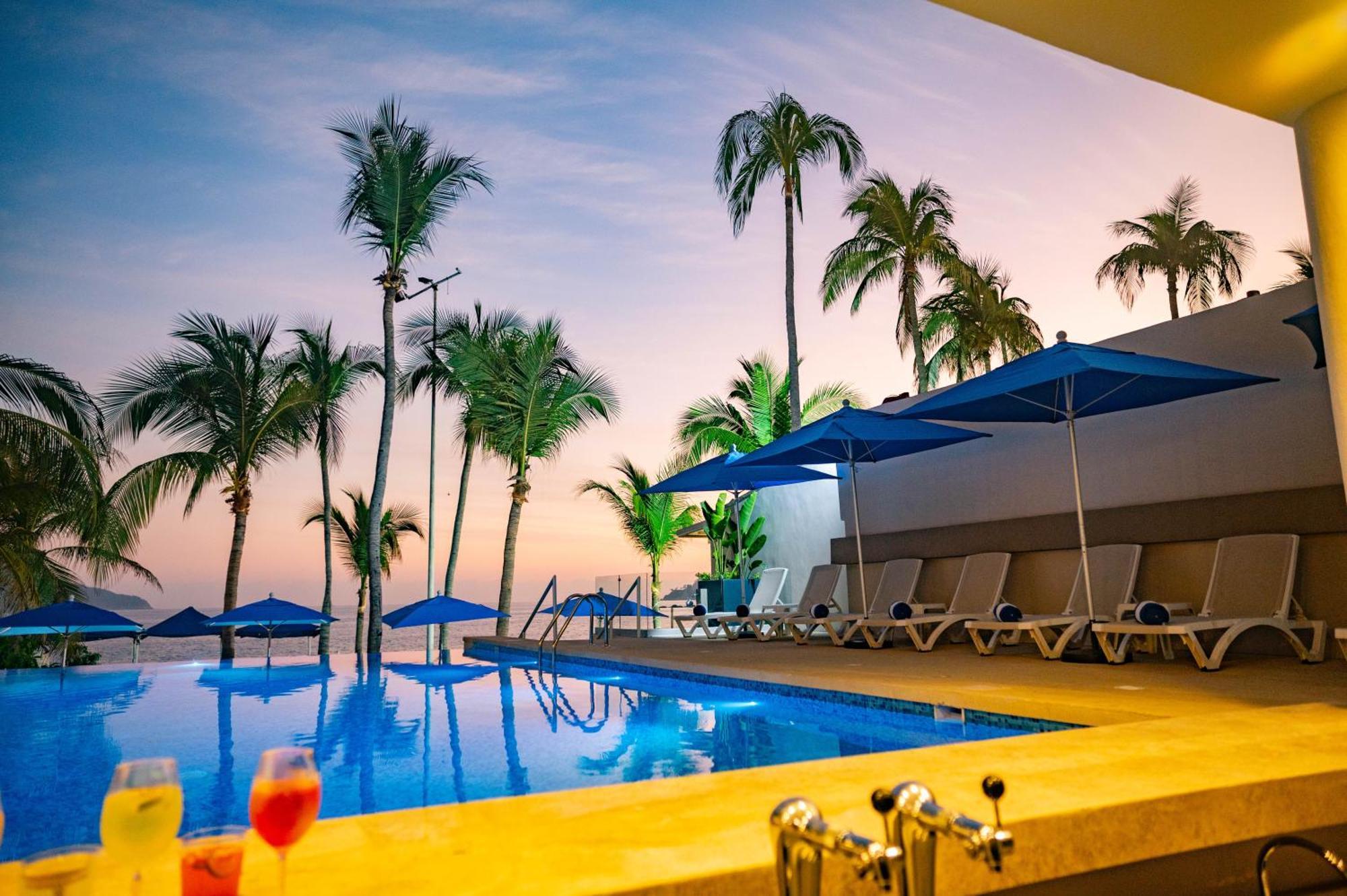 Ritz Acapulco All Inclusive Exterior foto The swimming pool at the hotel